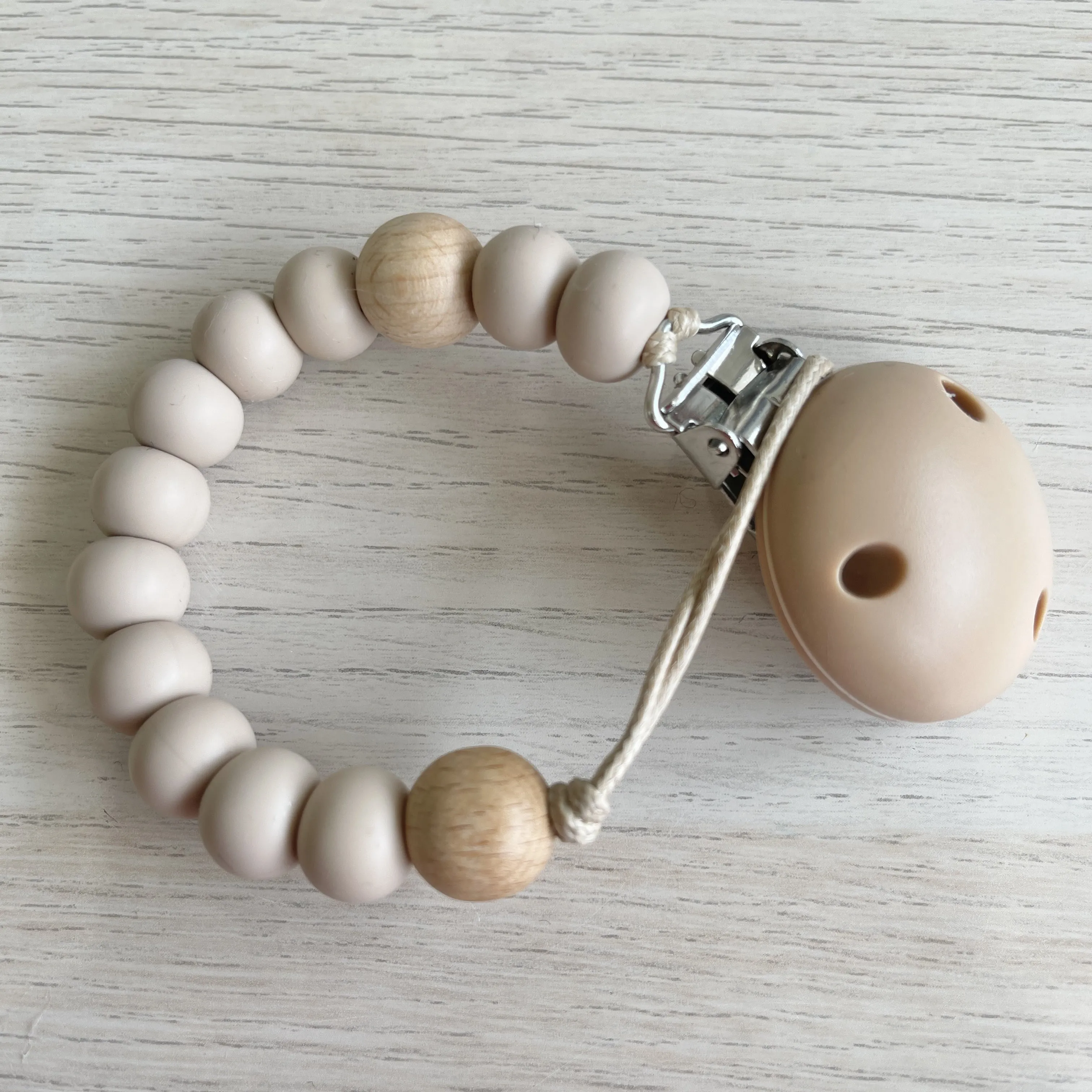 Basics Pacifier Clip - Oatmeal