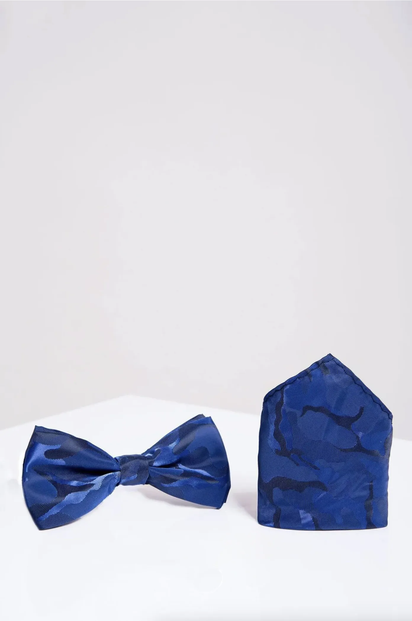 BT ARMY - Blue Camouflage Bow Tie and Pocket Square Set