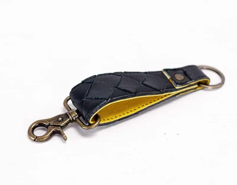 Leather handwoven keyring with clip - Black