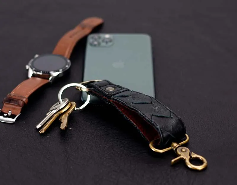 Leather handwoven keyring with clip - Black