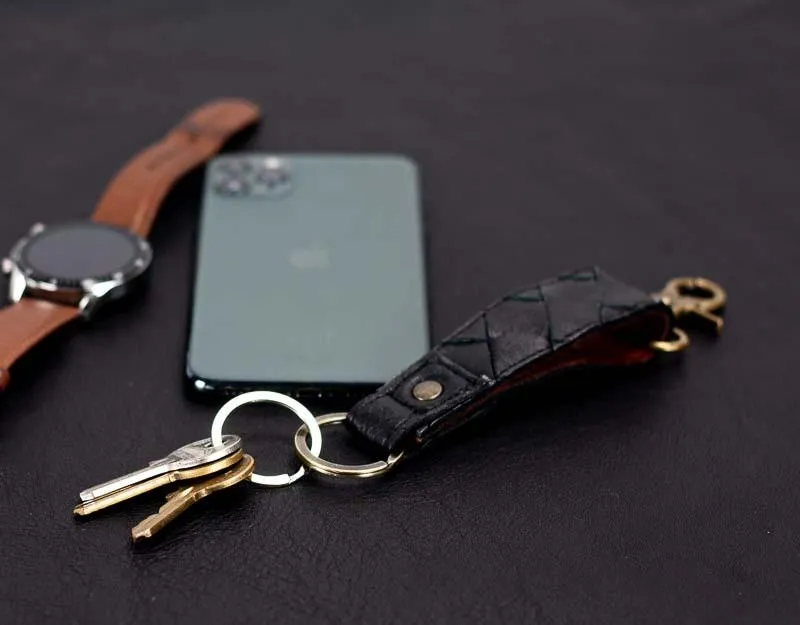 Leather handwoven keyring with clip - Black