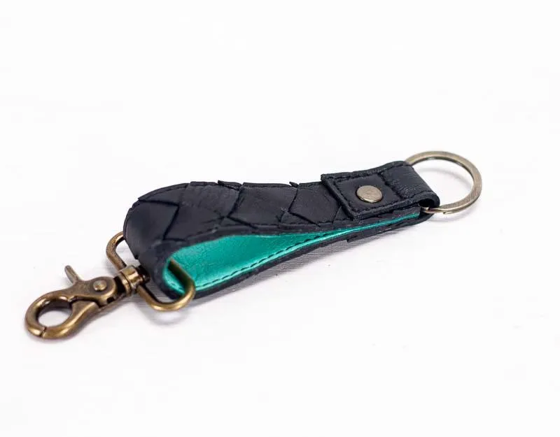 Leather handwoven keyring with clip - Black