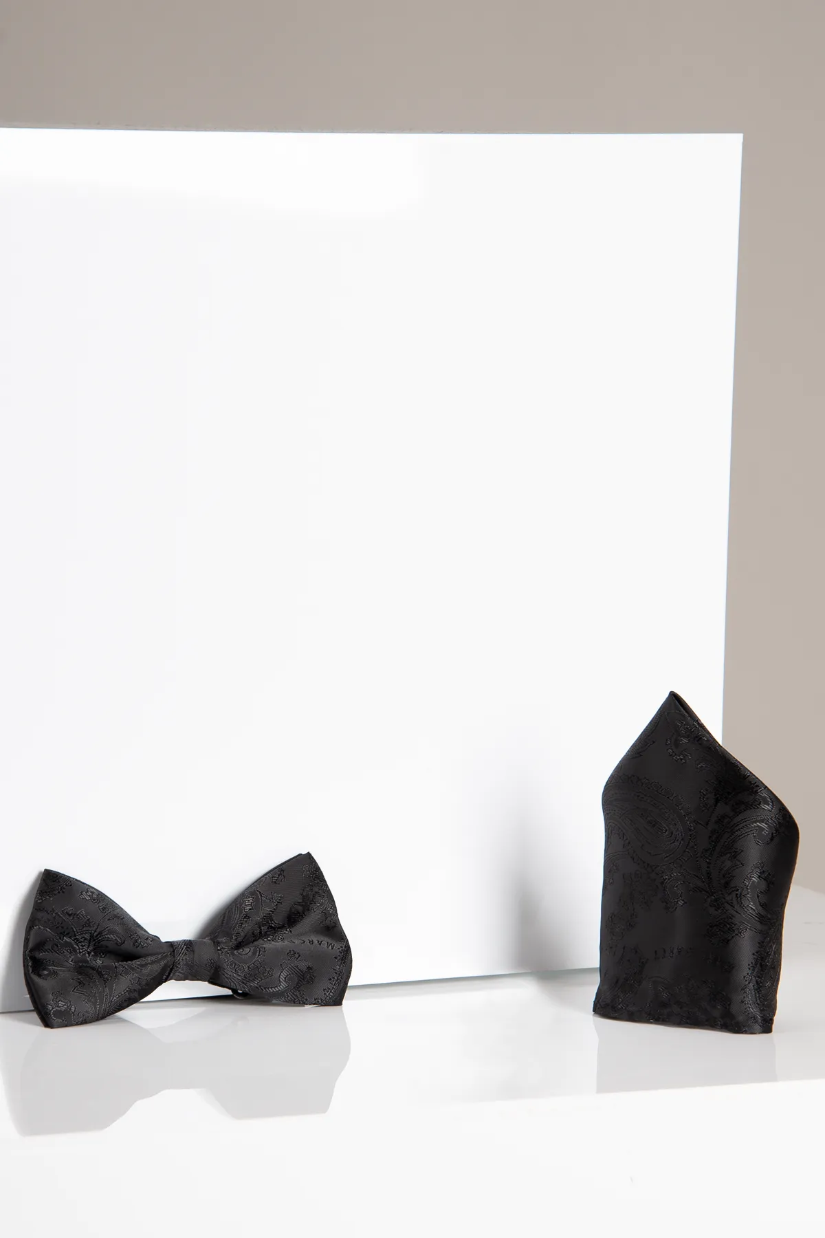 MD PAISLEY - Black Paisley Bow Tie and Pocket Square Set