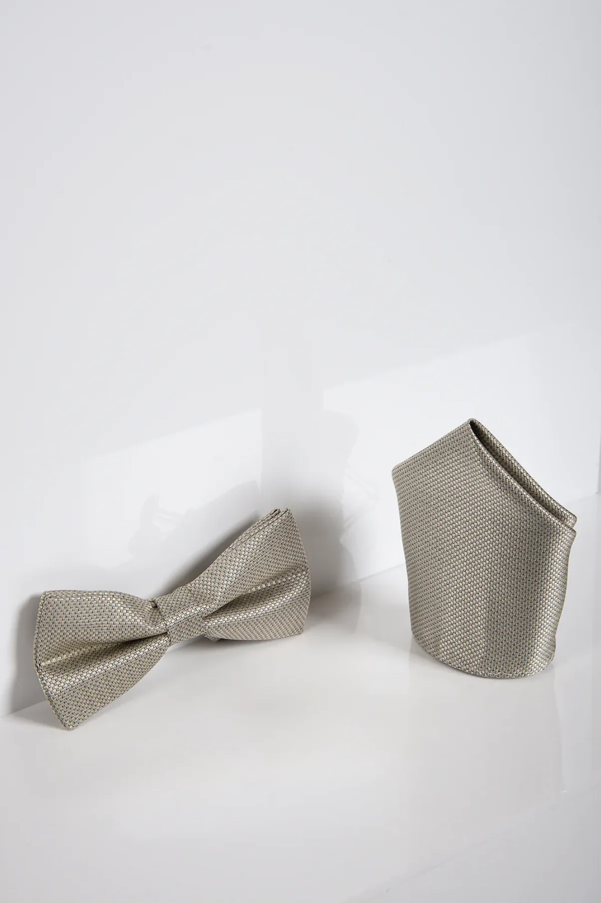 TB17 - Birdseye Print Bow Tie and Pocket Square Set In Tan